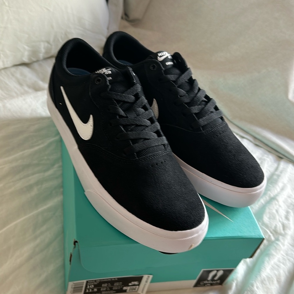 NWT Nike SB Chron Sneakers Canvas/Suede